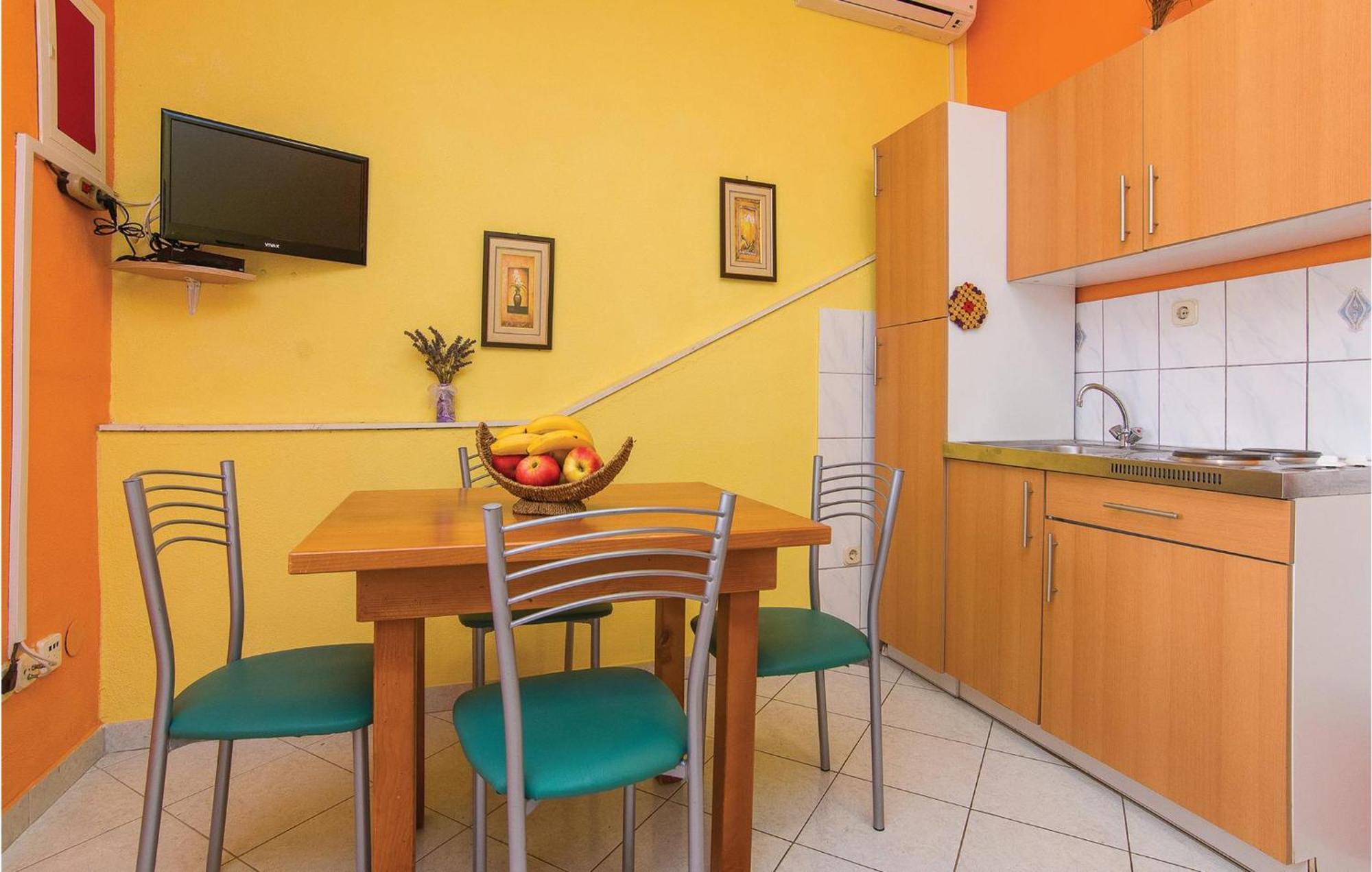 Pet Friendly Apartment In Pakostane With Kitchen Εξωτερικό φωτογραφία