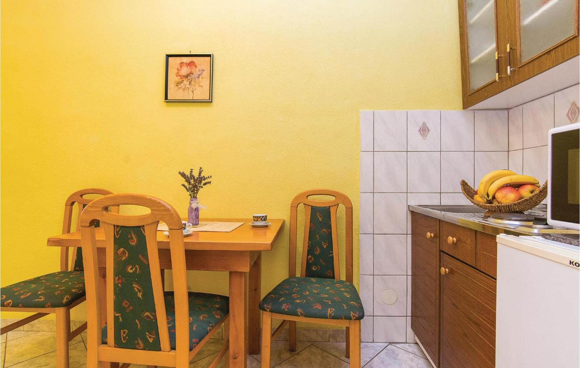 Pet Friendly Apartment In Pakostane With Kitchen Εξωτερικό φωτογραφία