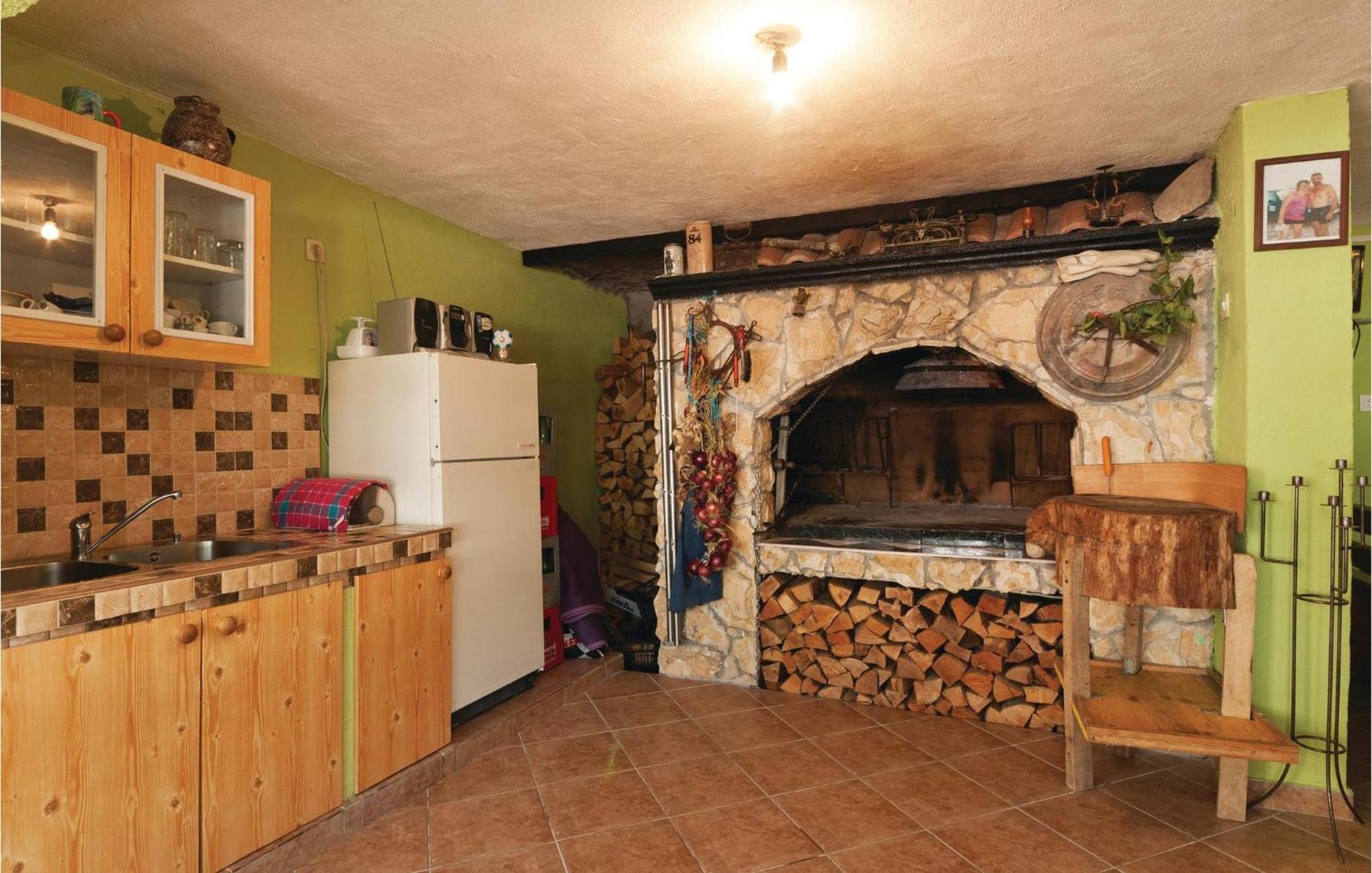 Pet Friendly Apartment In Pakostane With Kitchen Εξωτερικό φωτογραφία