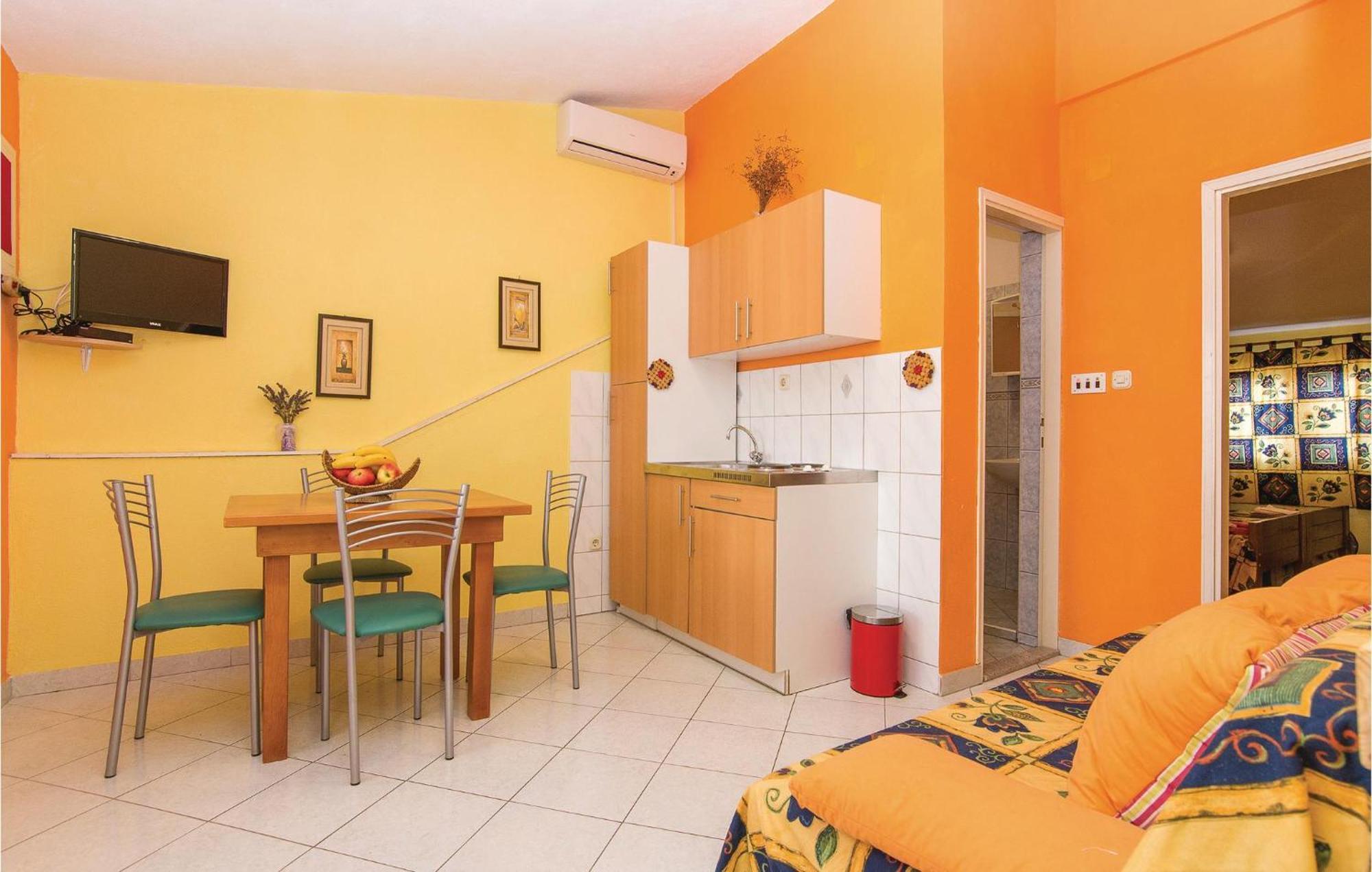 Pet Friendly Apartment In Pakostane With Kitchen Εξωτερικό φωτογραφία