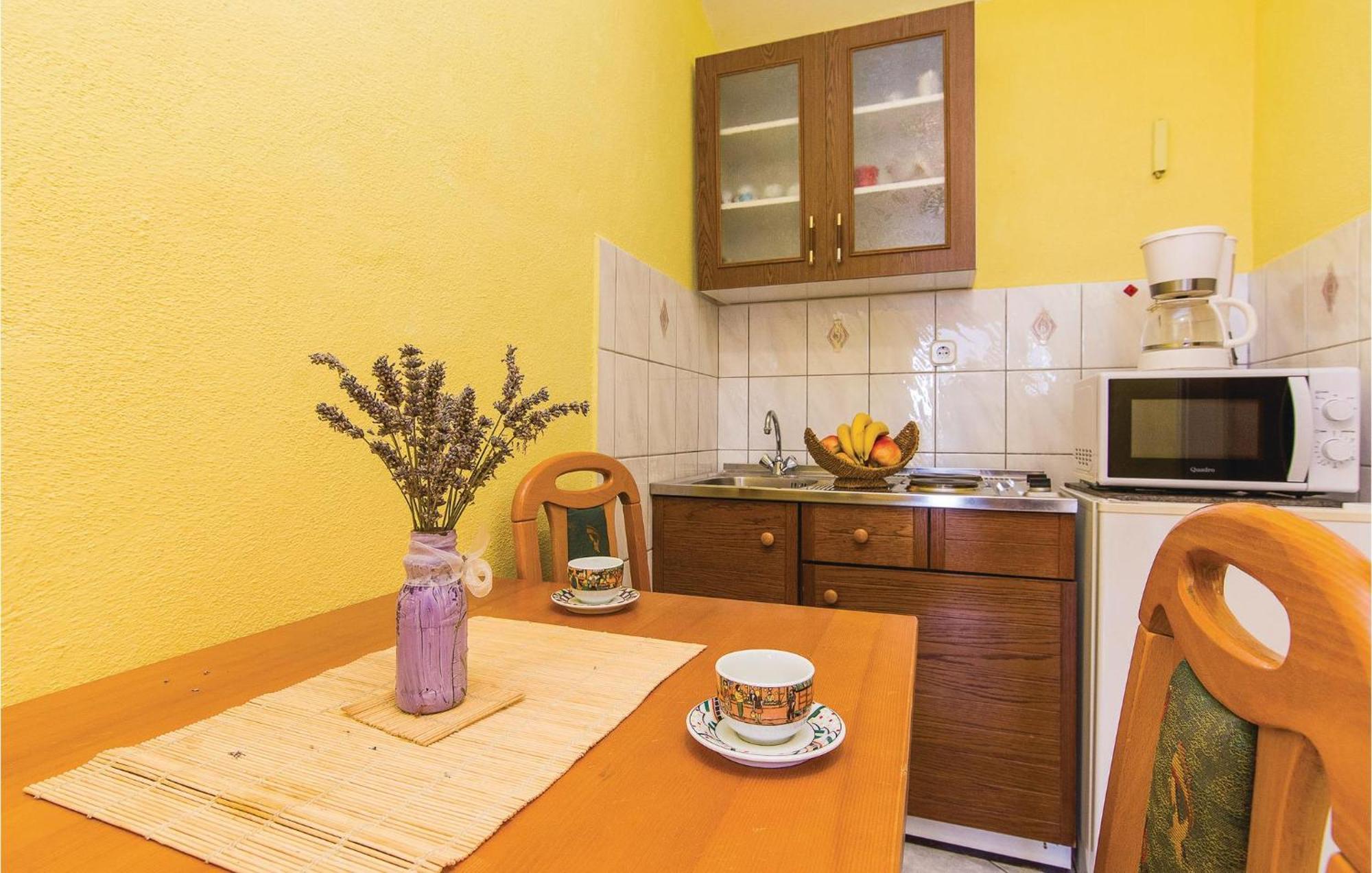 Pet Friendly Apartment In Pakostane With Kitchen Εξωτερικό φωτογραφία